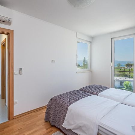 Ap 4+2 In One Of The Most Luxury Building In Omiš Chambre photo