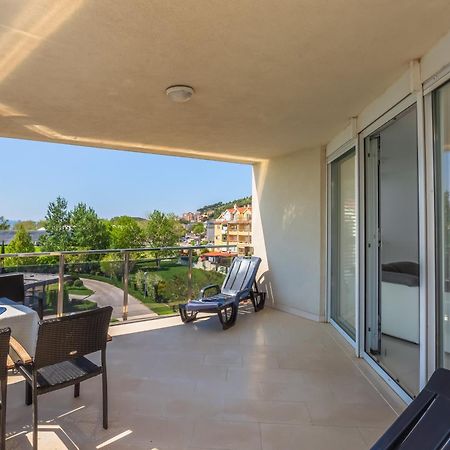 Ap 4+2 In One Of The Most Luxury Building In Omiš Chambre photo
